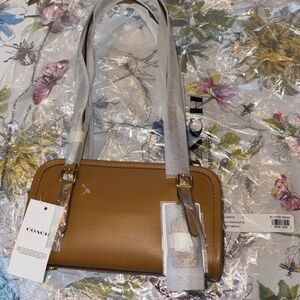 Coach Swing Zip Bag 20 b4/Honey Brown